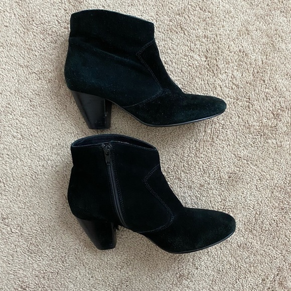 ALDO black suede heeled booties size 7.5 - Picture 1 of 9